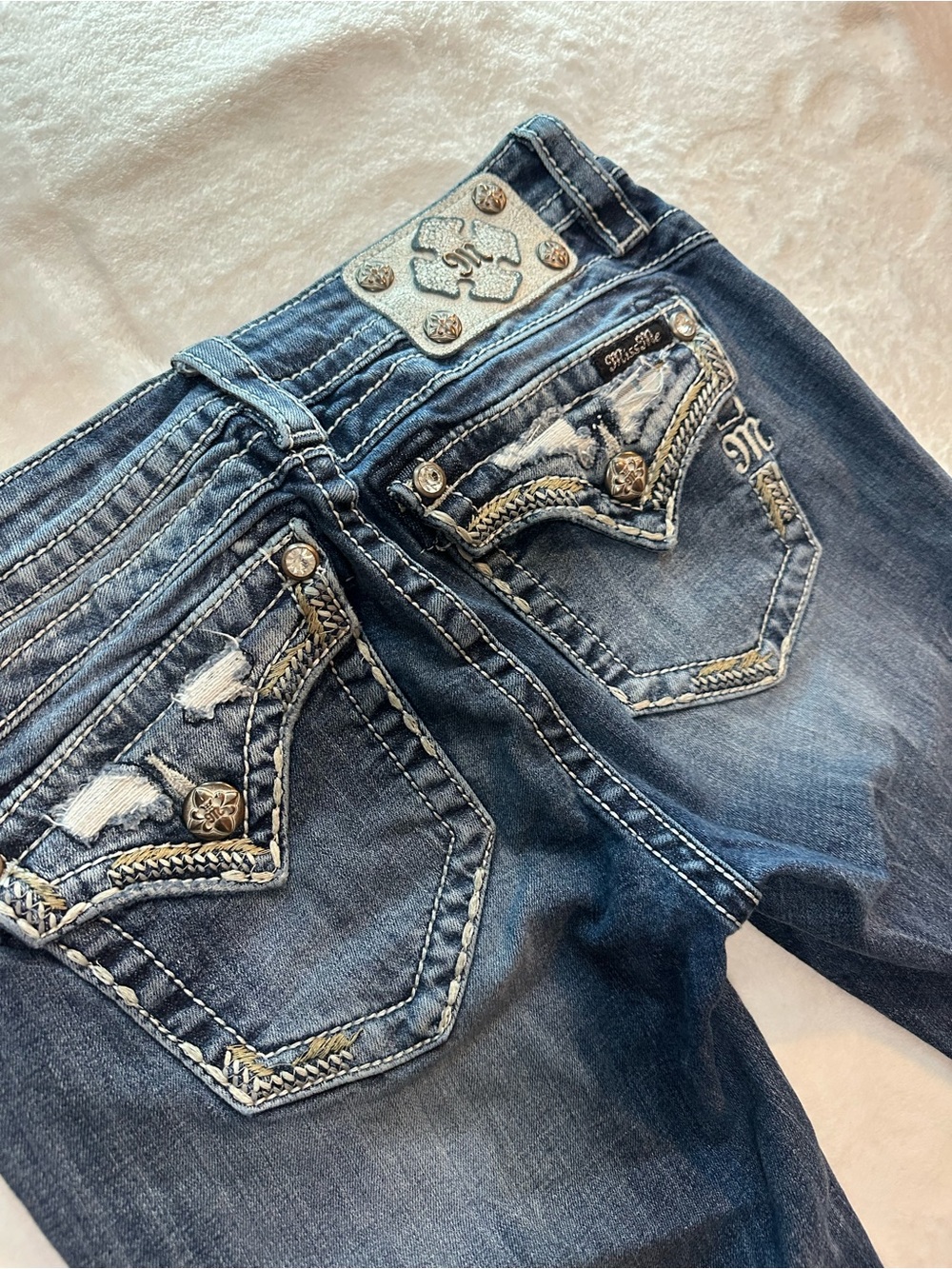 Miss Me Women's Embroidered Cropped Jean Capris